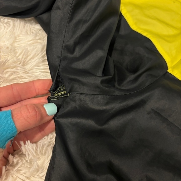 Nike Windrunner Zip Up Hooded Jacket in Yellow and Black Size Large - Picture 12 of 15
